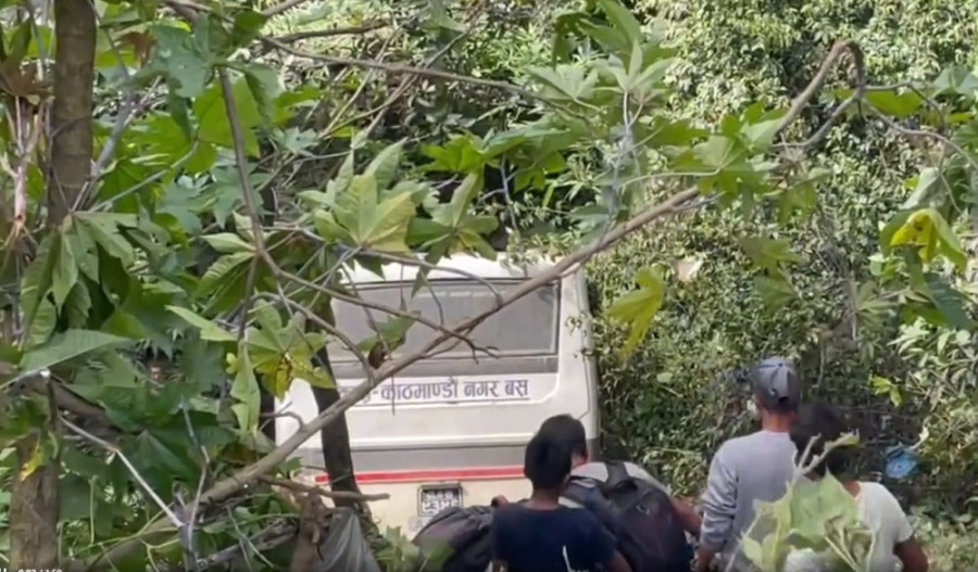 Five injured in bus accident in Bhaktapur