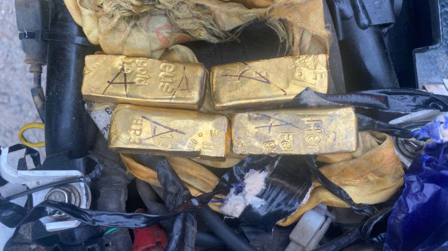 Two arrested with one kg gold in Rasuwa