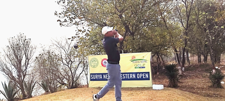 Nagarkoti takes three-stroke lead