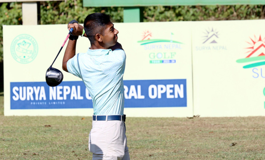 Amateur Acharya extends lead