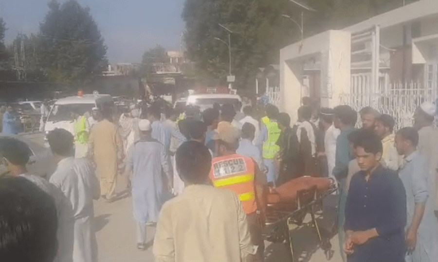 Explosion in northwest Pakistan kills at least 40