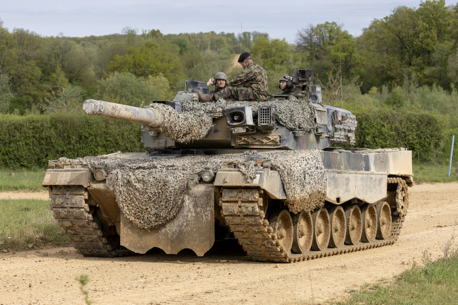 Germany to buy 18 Leopard 2 tanks to replenish stocks