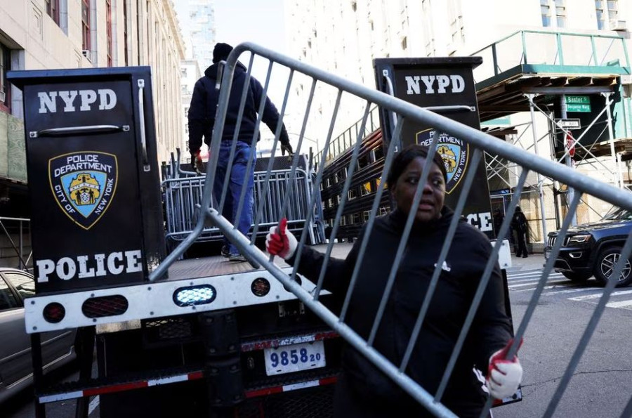 New York plans for Trump surrender with barricades, courtroom closings