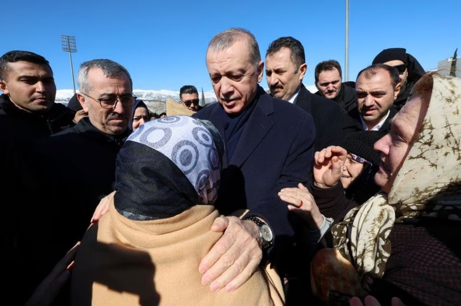 Turkey leader acknowledges earthquake relief problems as death toll passes 15,000