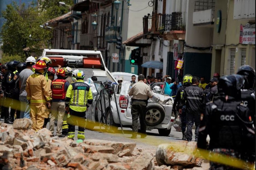 Magnitude 6.8 earthquake shakes Ecuador, at least 14 deaths reported