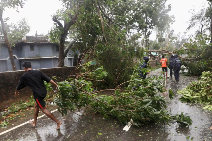 Bangladesh rocked by power cuts as cyclone hits gas supply