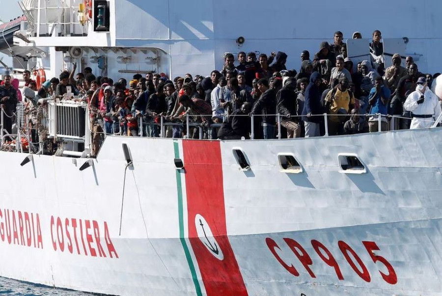 More than 1,300 migrants brought ashore in Italy after multiple rescues