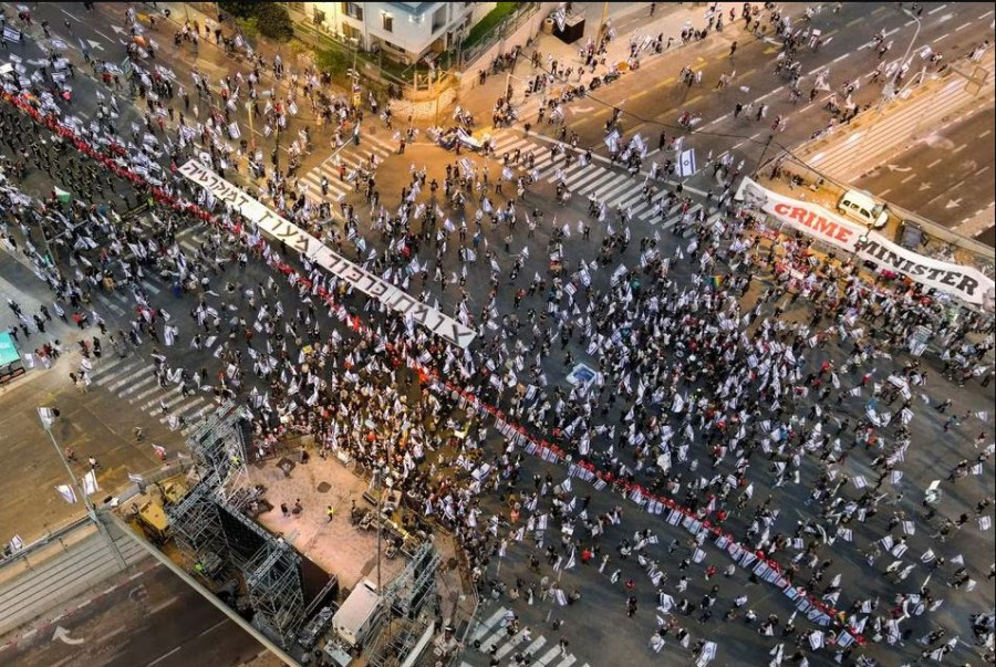 Thousands join Israeli judicial protests in shadow of attacks