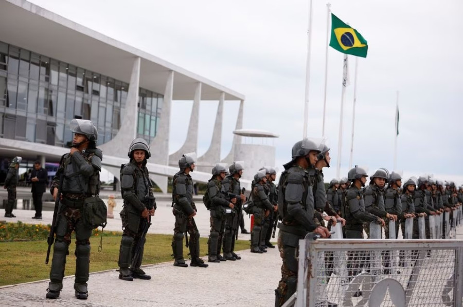 Lula to purge Bolsonaro loyalists from Brazilian security forces after rampage