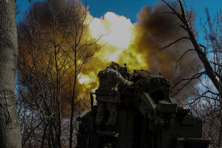 Russians claim control over eastern Bakhmut, Ukrainians defiant