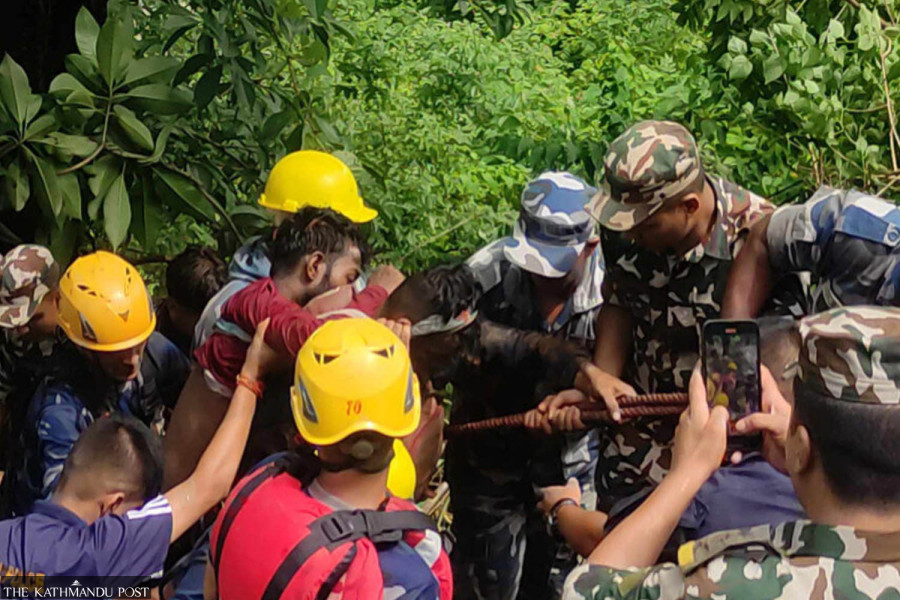 14 dead as Indian bus plunges into Marsyangdi River