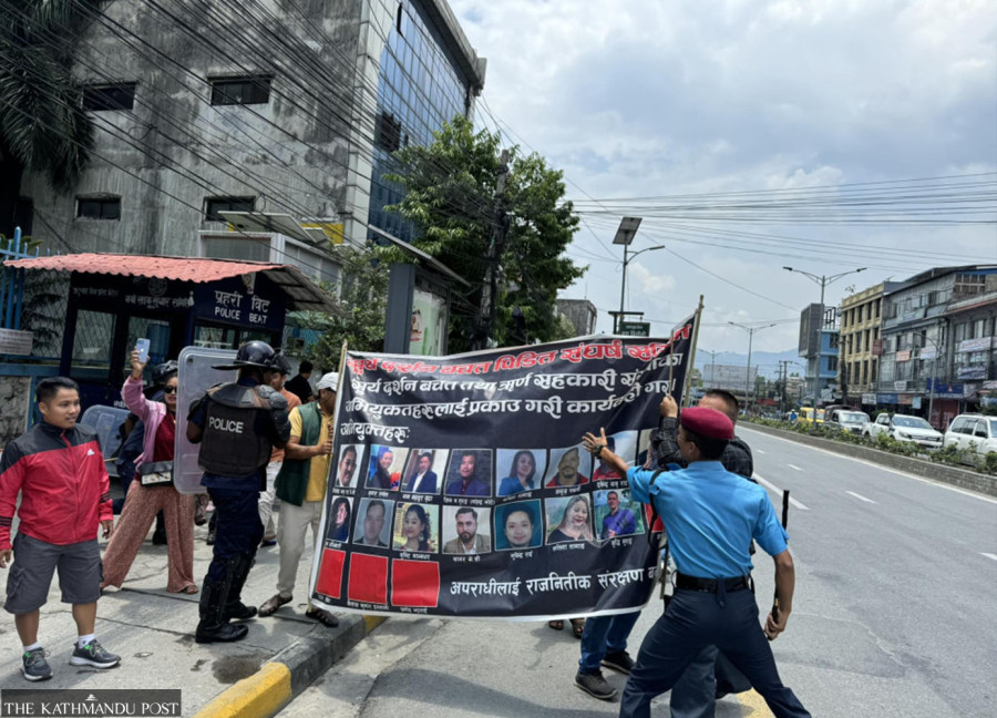Prime Minister Dahal greeted with black flags in Pokhara