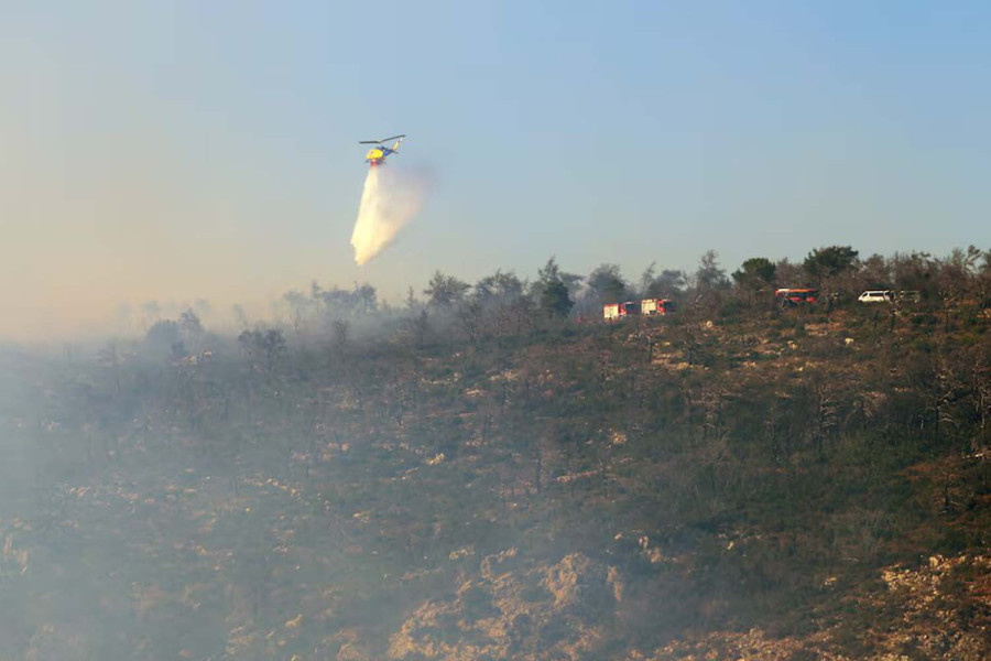 Wildfire fanned by strong winds rages uncontrolled on Greece’s Serifos island