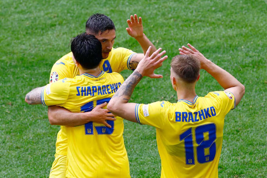 Ukraine keep Euros hopes alive with 2-1 win against Slovakia