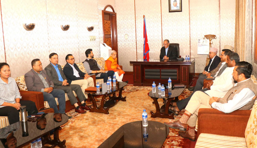 Opposition suspects government working to introduce ordinance to split parties