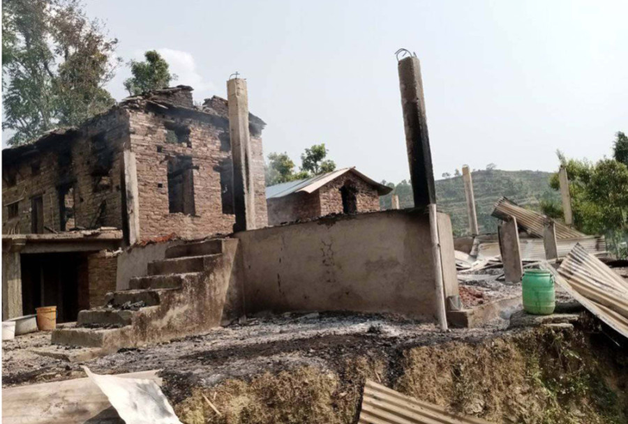 Fire destroys three houses in Salyan