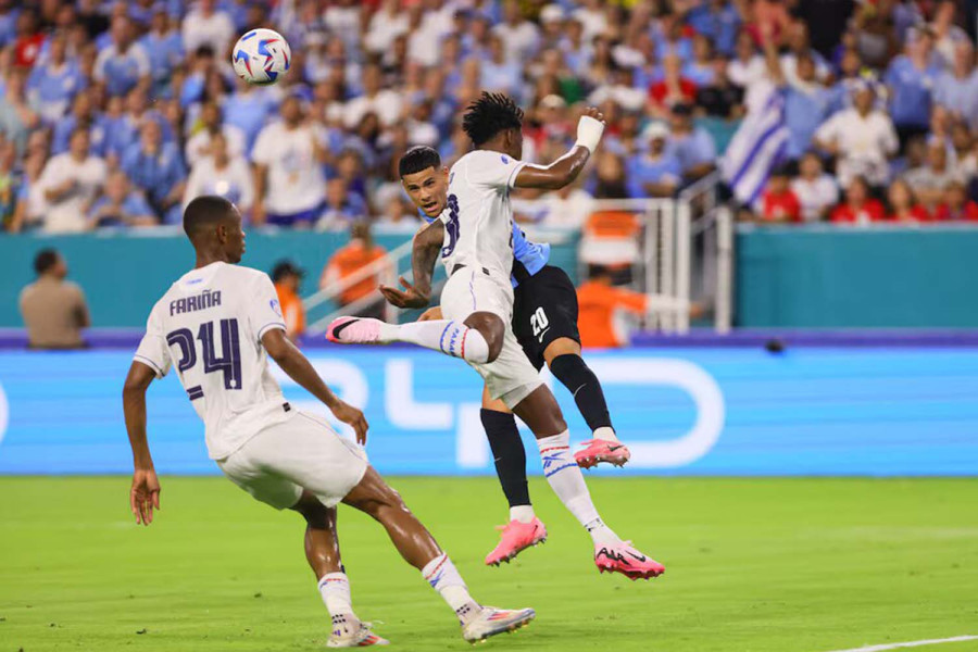 Uruguay clinch 3-1 Copa America win over Panama