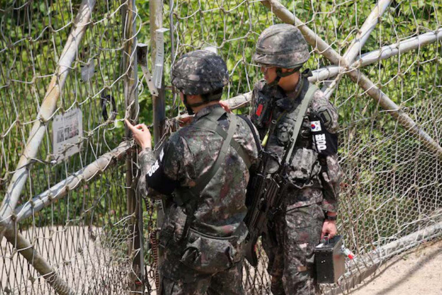 S.Korean military fires warning shots after N.Korean soldiers cross demarcation line