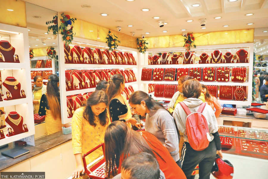 Gold’s rally continues as investors seek safe haven amid global uncertainties