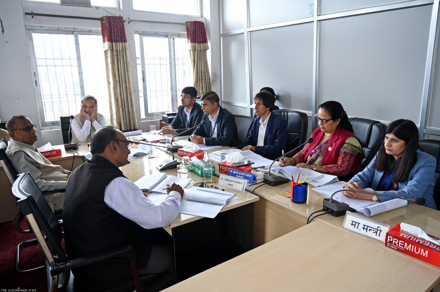 Ministry breaks upper house momentum for adopting civil service bill