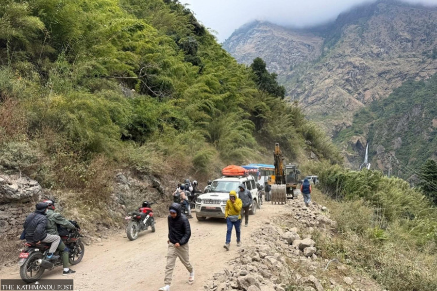 Besishahar-Chame road reopens seven hours after landslide