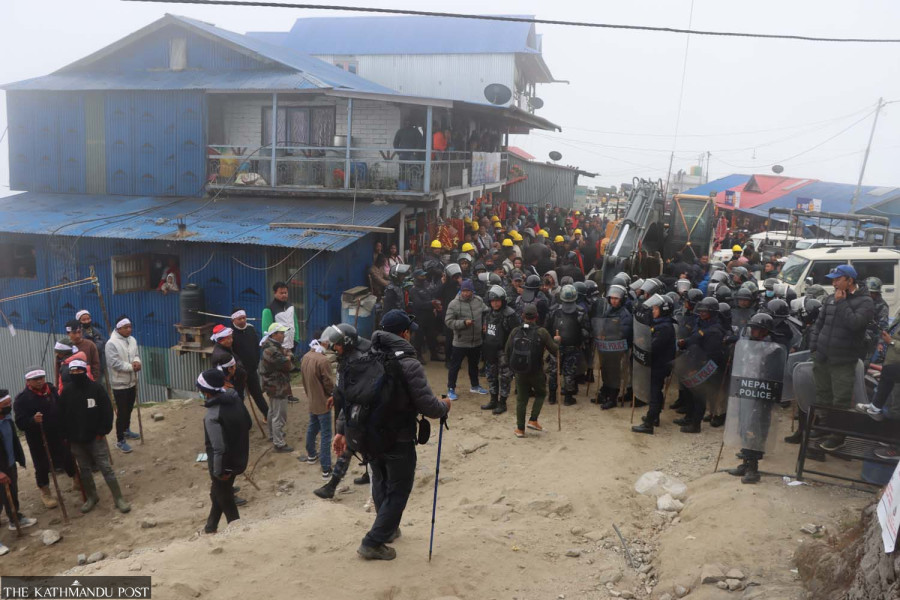 Clashes erupt in Damak over cable car project as protesters and police face off