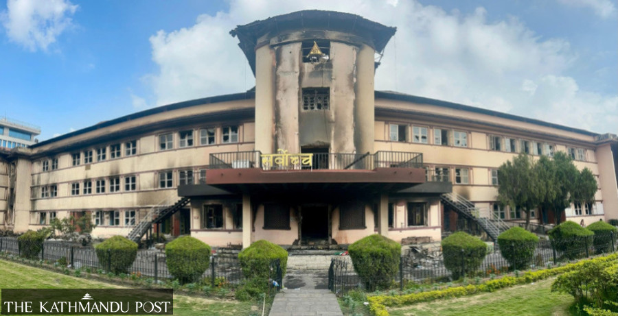 Hearing on House dissolution postponed to December 8