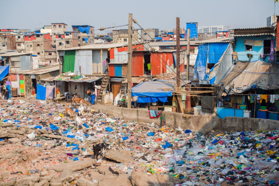 Covid-19 and the slum paradox