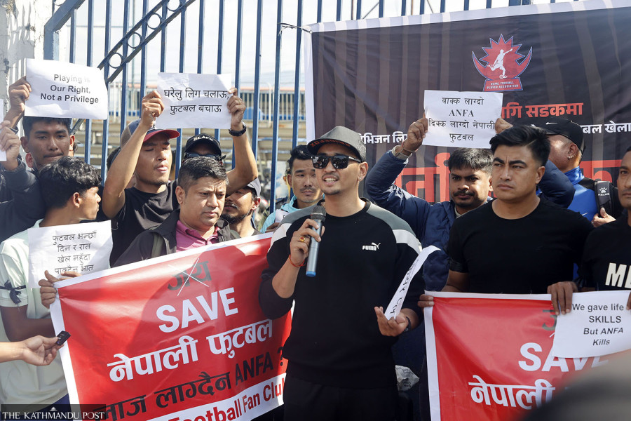 Disheartened footballers take to the streets demanding platform to play