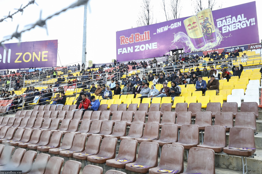 Empty seats in Qualifier 2