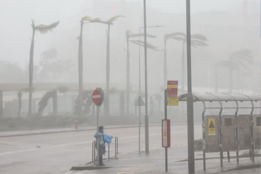 Super Typhoon Ragasa lashes Hong Kong, death toll climbs in Taiwan