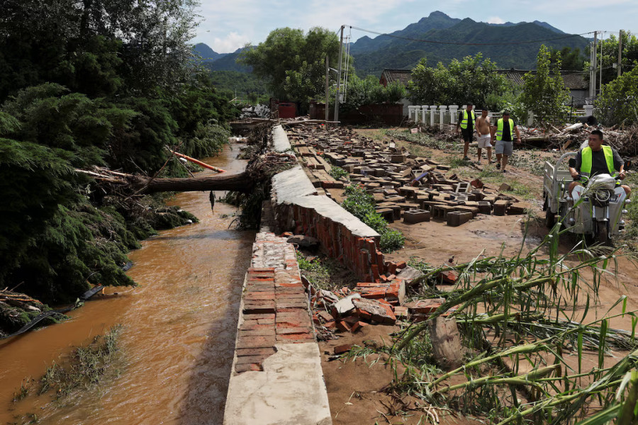 Beijing’s extreme rain ‘trap’ kills at least 30, displaces thousands
