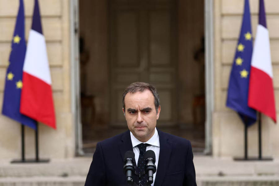 France in crisis as government quits just hours after being appointed