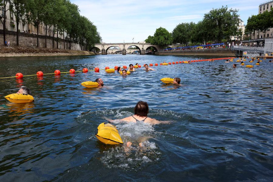 Paris opens river Seine for public swimming for first time since 1923