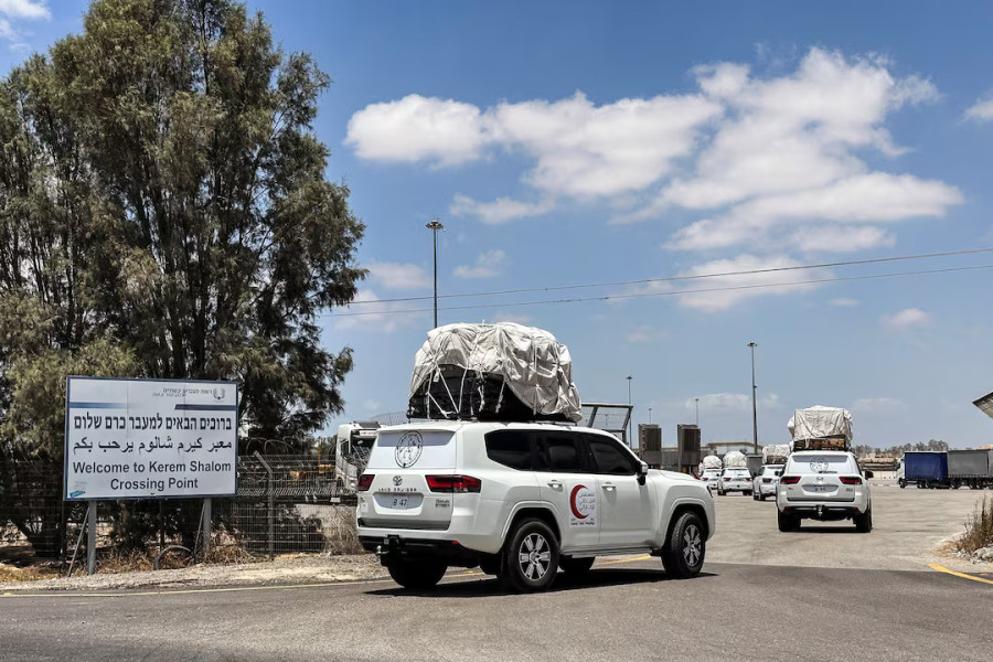 Food trucks in Gaza raided, underscoring aid distribution problems