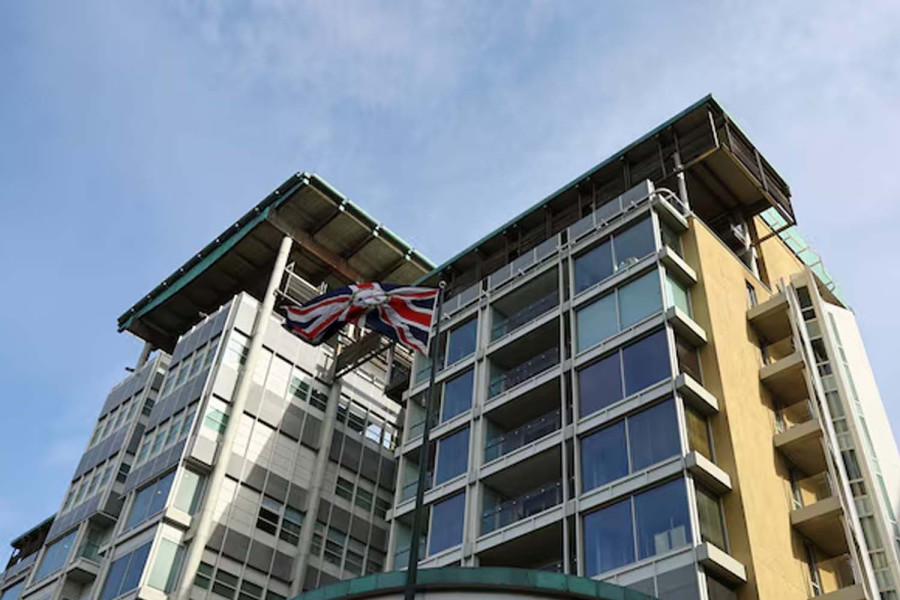 Britain to ban more individuals with Kremlin links in show of support for Ukraine