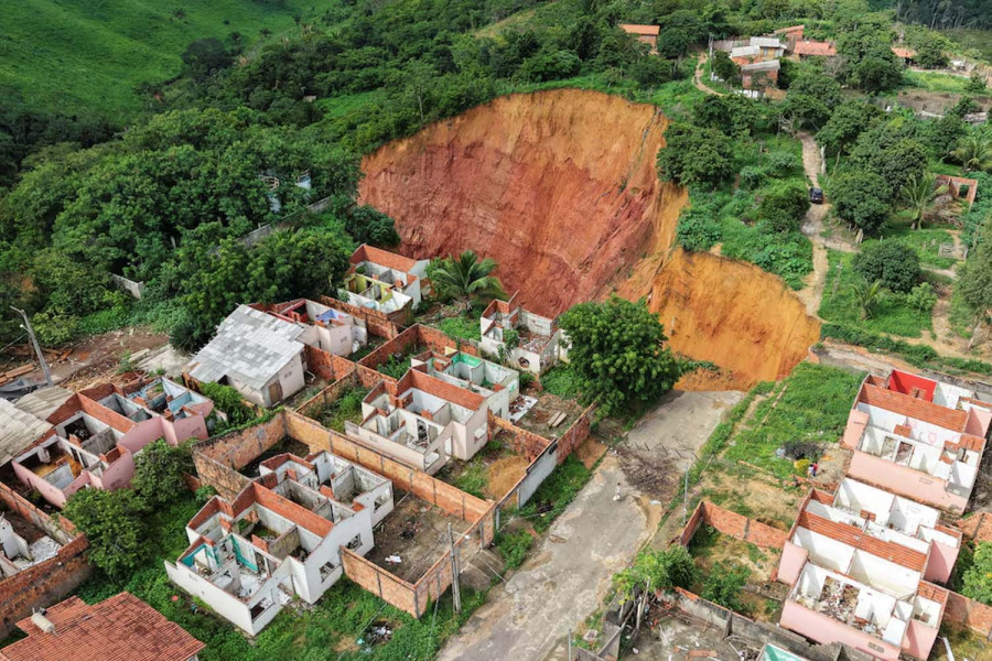 Massive sinkholes put hundreds in Amazonian town at risk