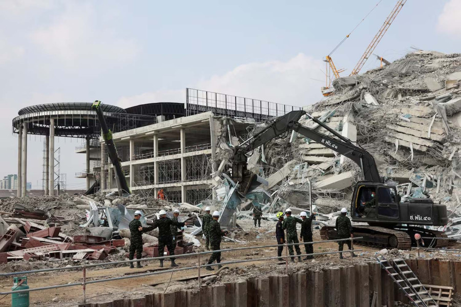 Myanmar quake death toll nears 700 as international aid starts to arrive