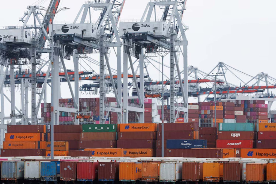 Trump delays tariffs for goods under Mexico, Canada trade deal