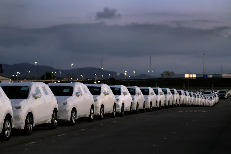 EU seeks unity in first strike back at Trump tariffs