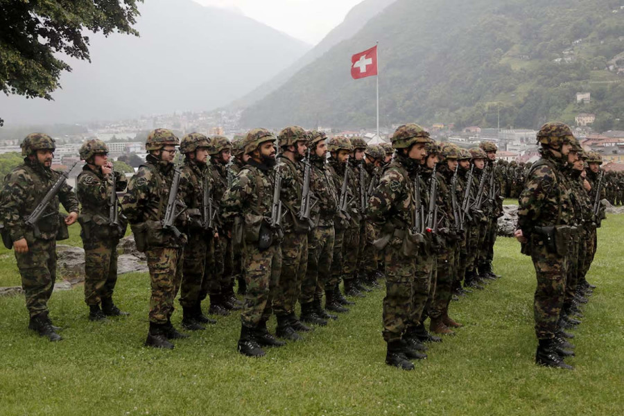 Swiss could contribute to peacekeeping in Ukraine, army chief says