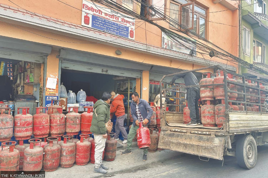 Cooking gas shortage persists in Valley ahead of polls