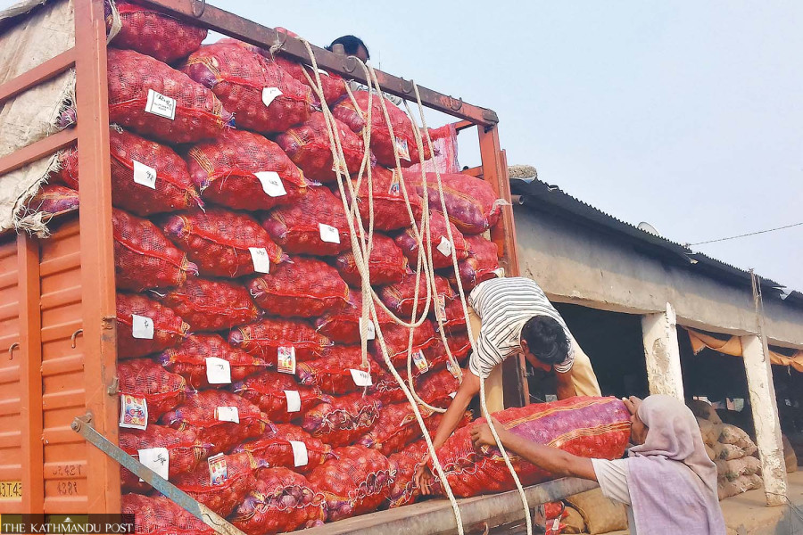 Onion prices jump 140 percent in a year as India supply tightens