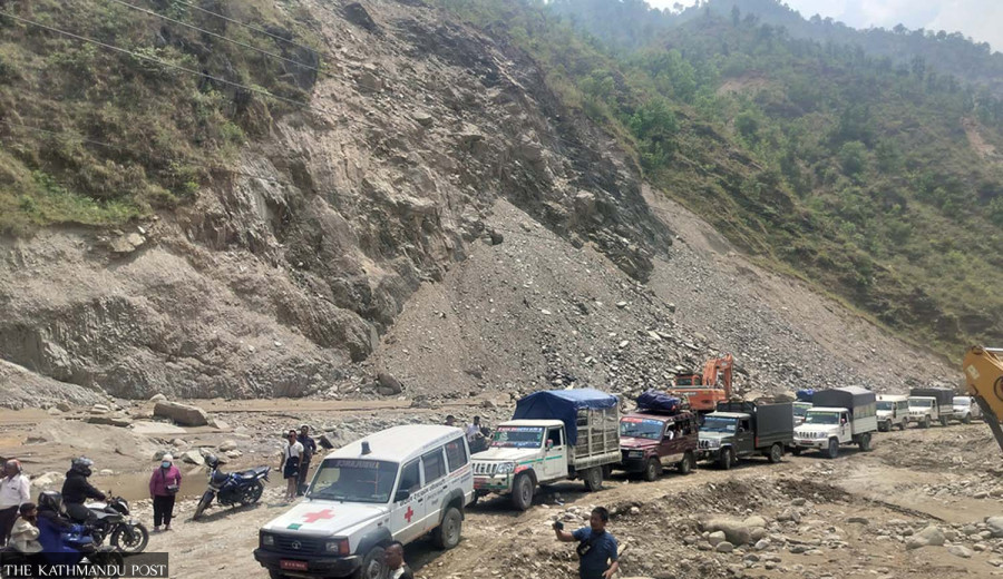  Dust, bottlenecks slow Dashain traffic on BP Highway 