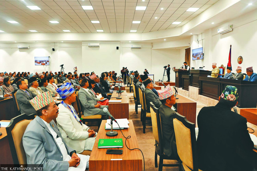 First lower house meeting begins with argy-bargy between ruling and opposition parties