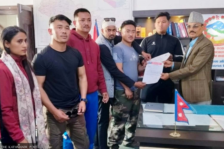 UML protests in Ghorahi over flag burning