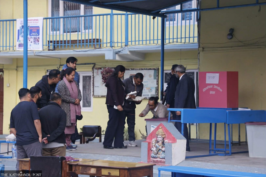 Over half of voters cast ballots in Valley by 3 pm