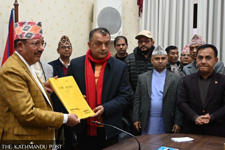 Congress split lands in Election Commission