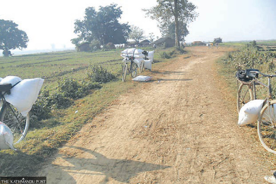 Smuggling networks exploit Nepal’s open border to flood markets with untaxed goods