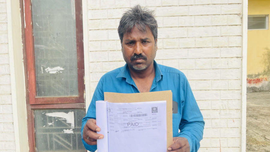 A migrant came home with everything he saved. He is still trying to get it back
